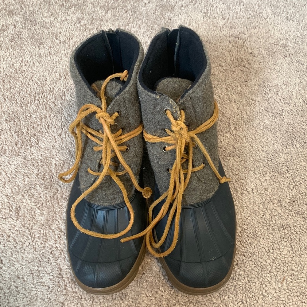 Sperry wool snow duck boots, size 7